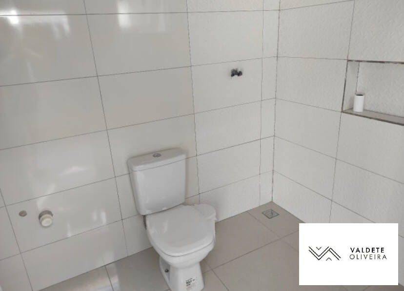 Casa à venda com 2 quartos, 104m² - Foto 2