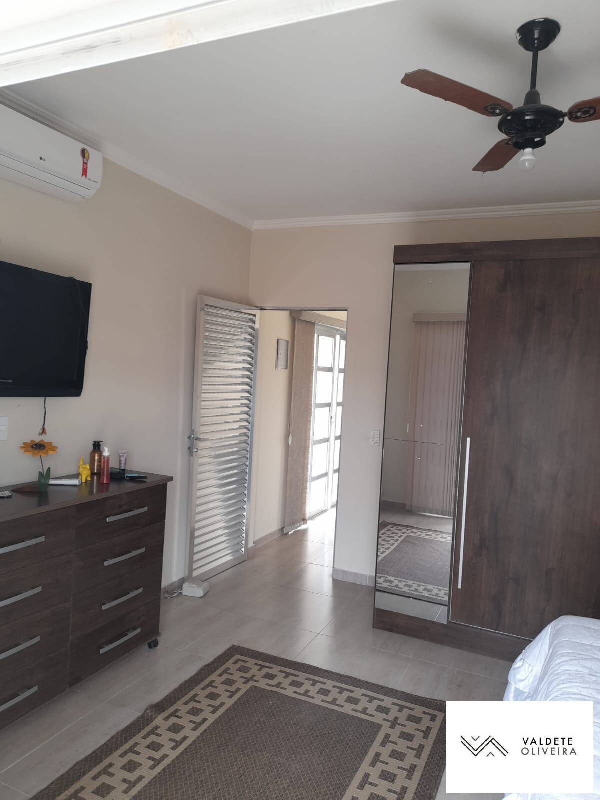 Casa à venda com 4 quartos, 290m² - Foto 3