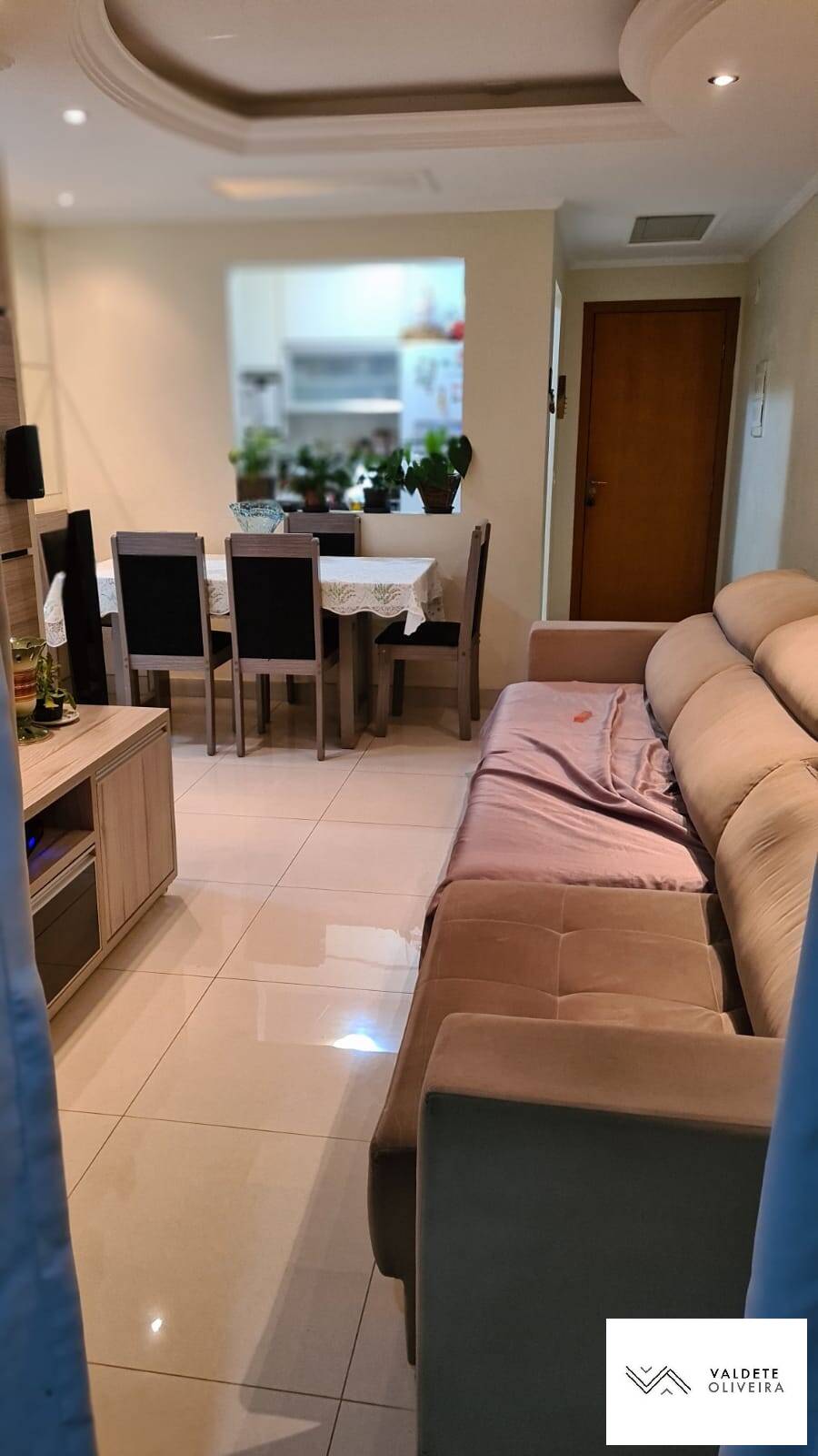 Apartamento à venda com 2 quartos, 68m² - Foto 2