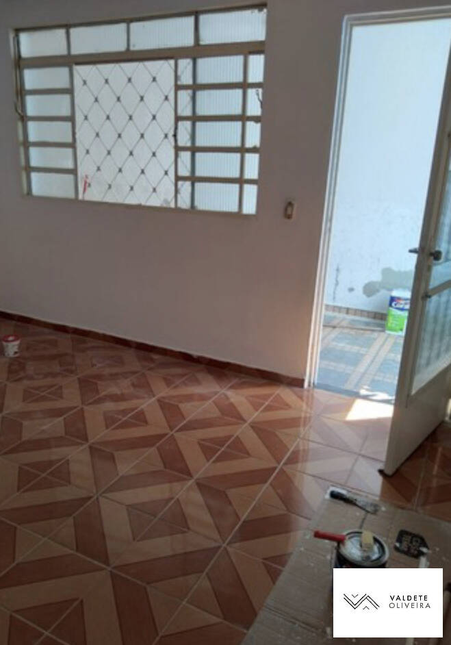 Casa à venda com 4 quartos, 160m² - Foto 2