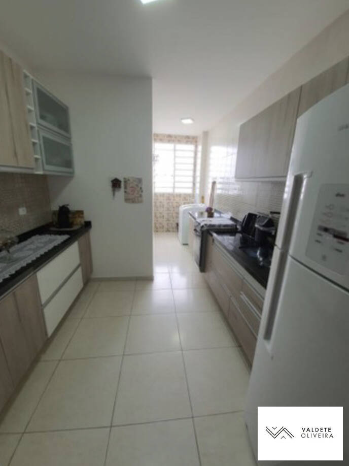 Apartamento à venda com 3 quartos, 90m² - Foto 2