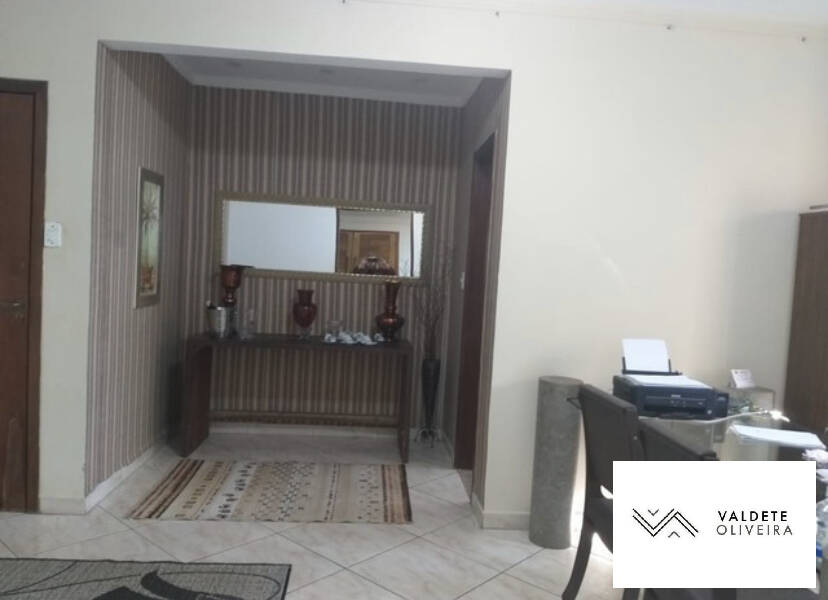 Casa à venda com 2 quartos, 57m² - Foto 1