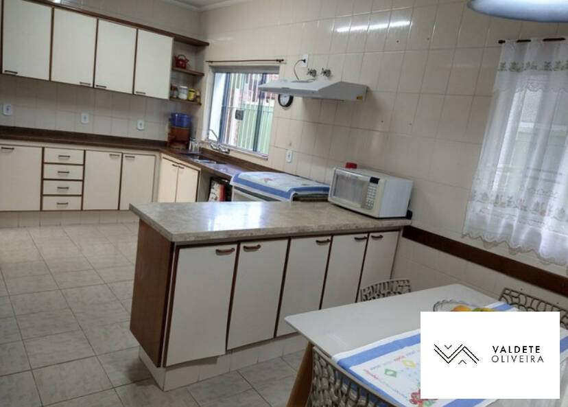 Casa à venda com 5 quartos, 264m² - Foto 20