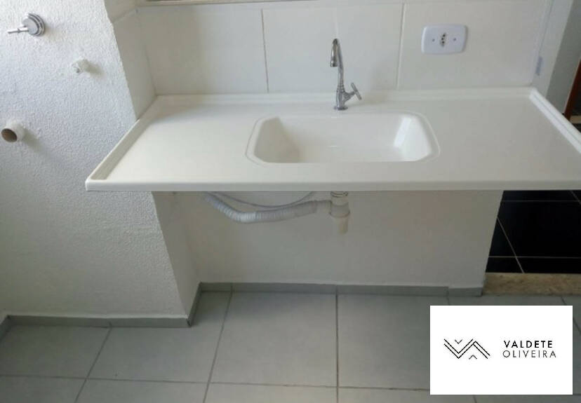 Apartamento à venda com 2 quartos, 42m² - Foto 2