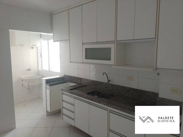 Apartamento à venda com 3 quartos, 90m² - Foto 4