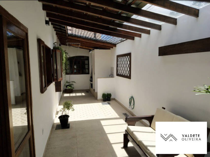 Casa à venda com 3 quartos, 90m² - Foto 17