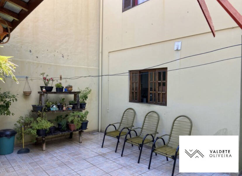 Casa à venda com 4 quartos, 220m² - Foto 6