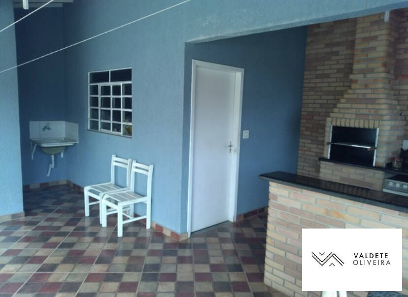 Casa à venda com 3 quartos, 240m² - Foto 3