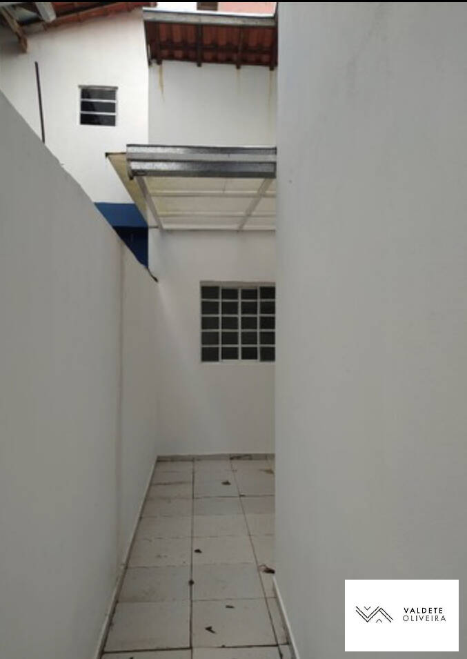 Casa à venda com 3 quartos, 80m² - Foto 4