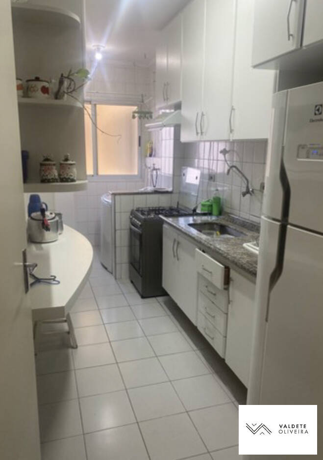 Apartamento à venda com 3 quartos, 76m² - Foto 2