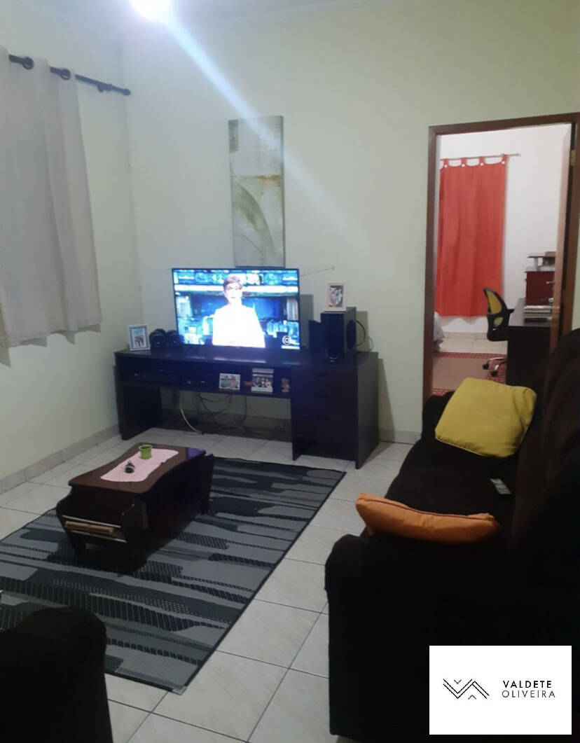 Casa à venda com 2 quartos, 140m² - Foto 1