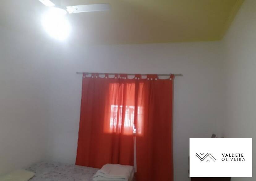 Casa à venda com 2 quartos, 140m² - Foto 2