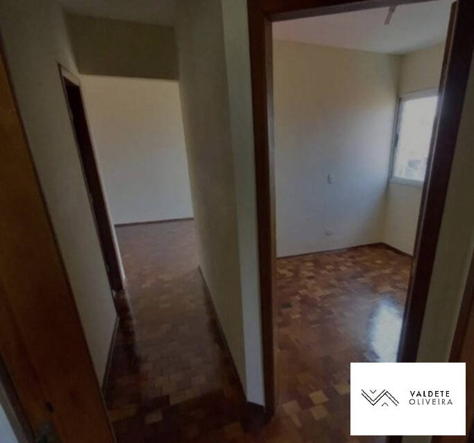 Apartamento à venda com 3 quartos, 75m² - Foto 2