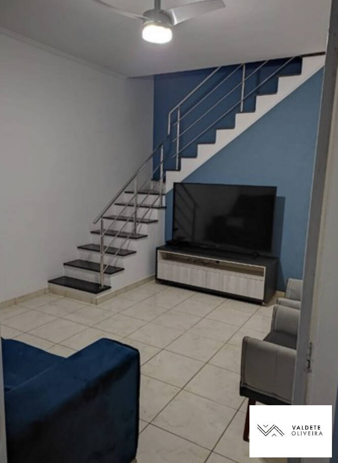 Casa à venda com 2 quartos, 80m² - Foto 1