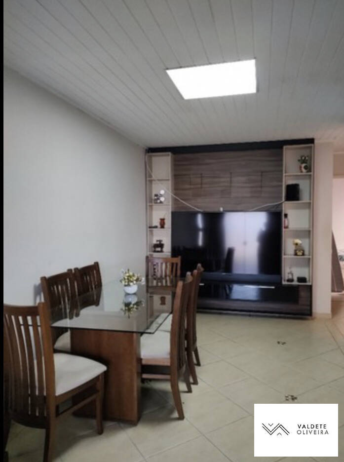 Casa à venda com 3 quartos, 160m² - Foto 1