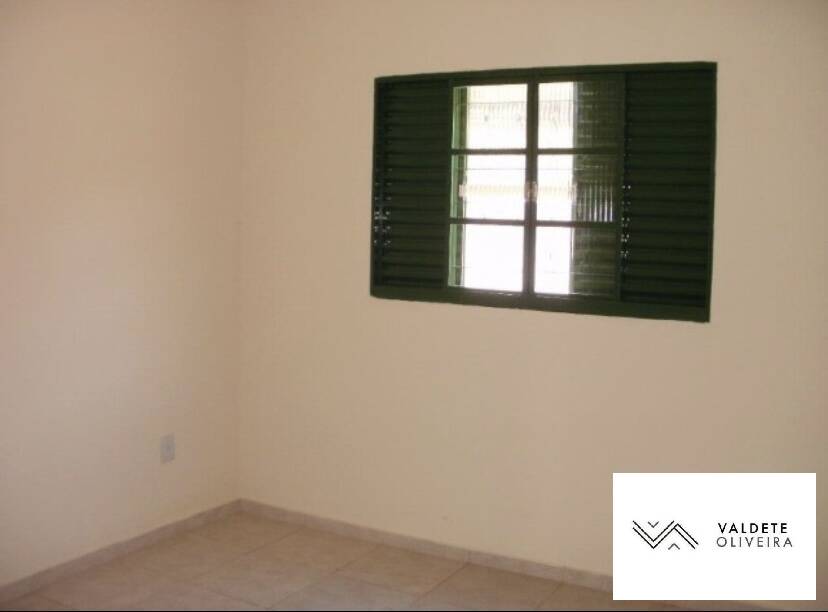 Casa à venda com 3 quartos, 75m² - Foto 2