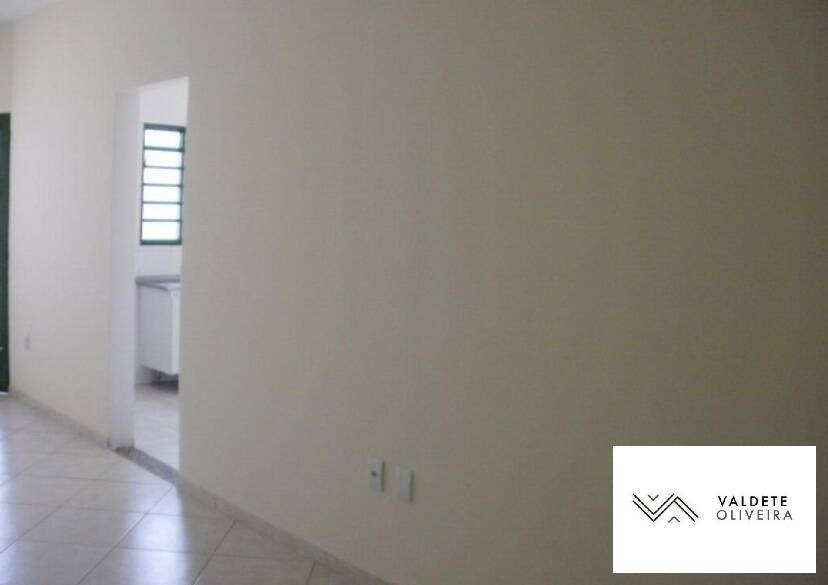 Casa à venda com 3 quartos, 75m² - Foto 4