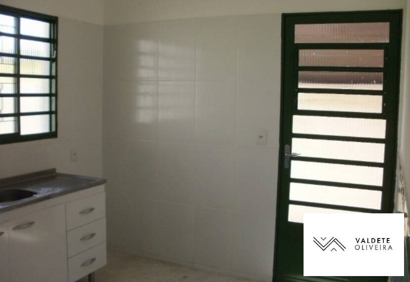 Casa à venda com 3 quartos, 75m² - Foto 12