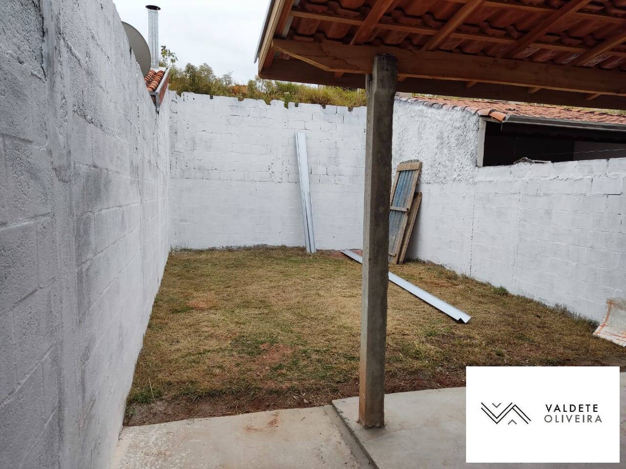 Casa à venda com 2 quartos, 84m² - Foto 4