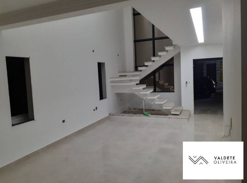 Casa à venda com 3 quartos, 212m² - Foto 2