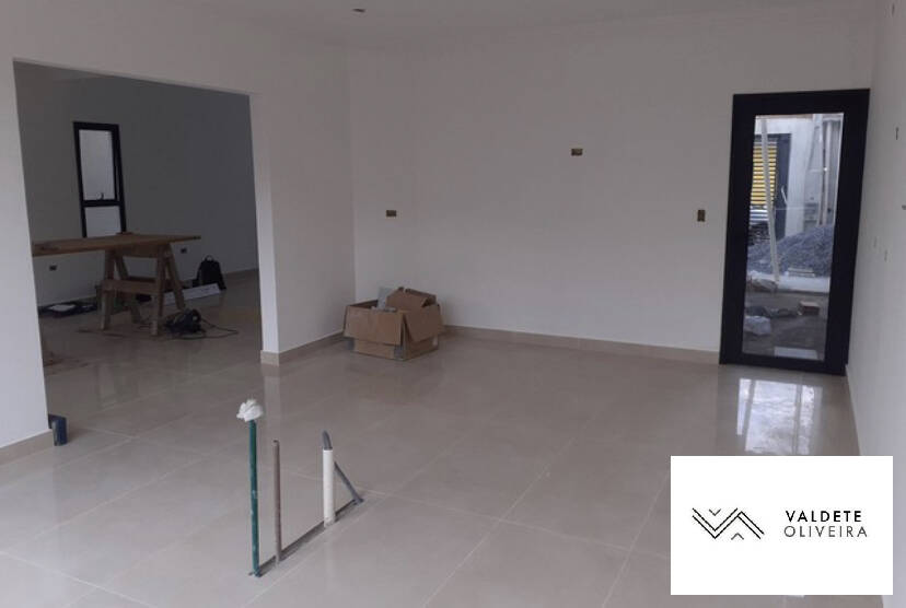 Casa à venda com 3 quartos, 212m² - Foto 4