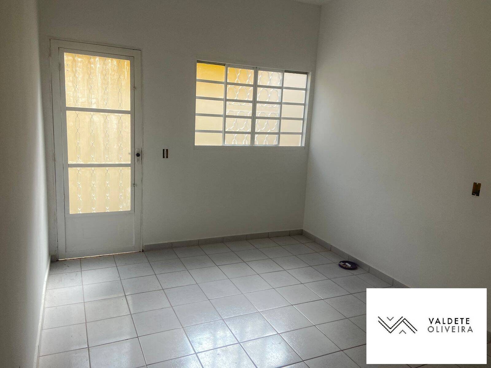 Casa à venda com 3 quartos, 81m² - Foto 9