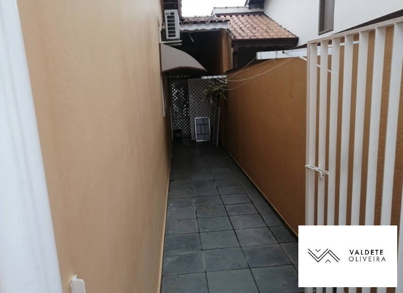 Casa à venda com 3 quartos, 210m² - Foto 9