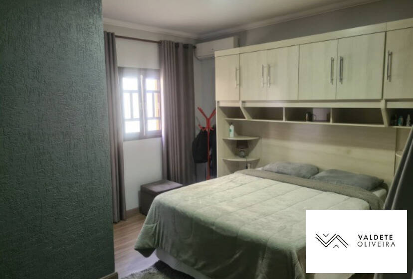 Casa à venda com 4 quartos, 96m² - Foto 4