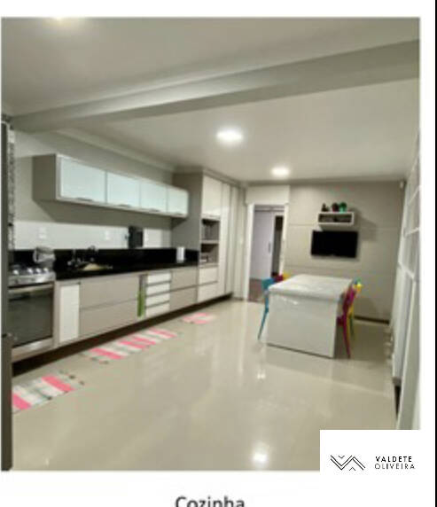 Casa à venda com 4 quartos, 252m² - Foto 3