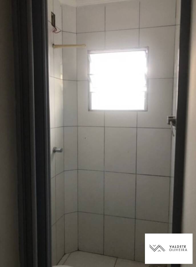 Casa à venda com 2 quartos, 125m² - Foto 2