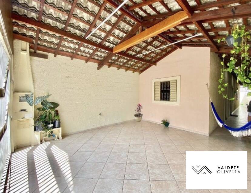 Casa à venda com 2 quartos, 135m² - Foto 1