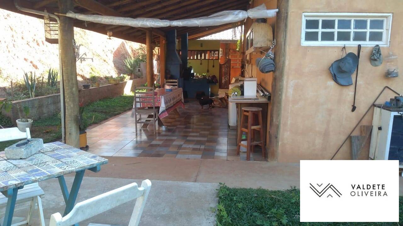 Casa à venda com 3 quartos, 148m² - Foto 2