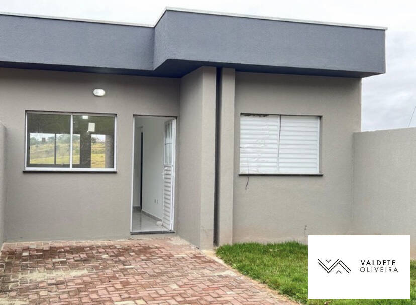 Casa à venda com 2 quartos, 54m² - Foto 1