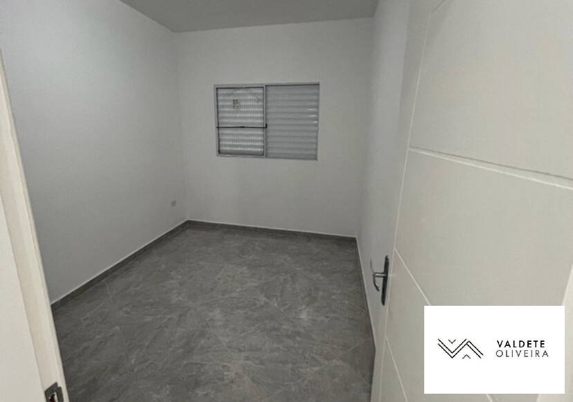 Casa à venda com 2 quartos, 54m² - Foto 4