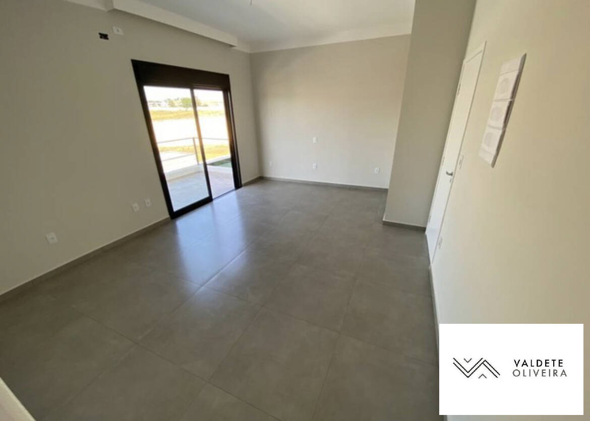 Casa à venda com 4 quartos, 212m² - Foto 2