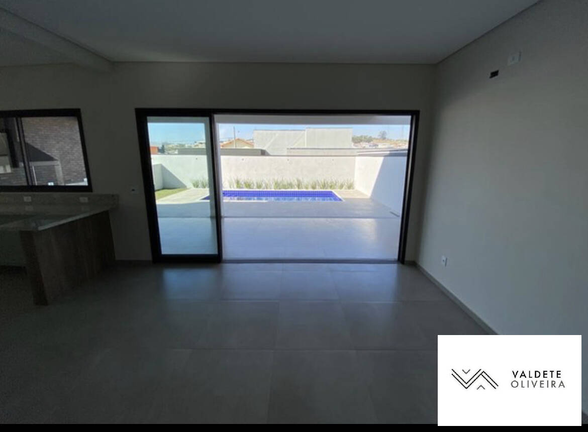 Casa à venda com 4 quartos, 212m² - Foto 4