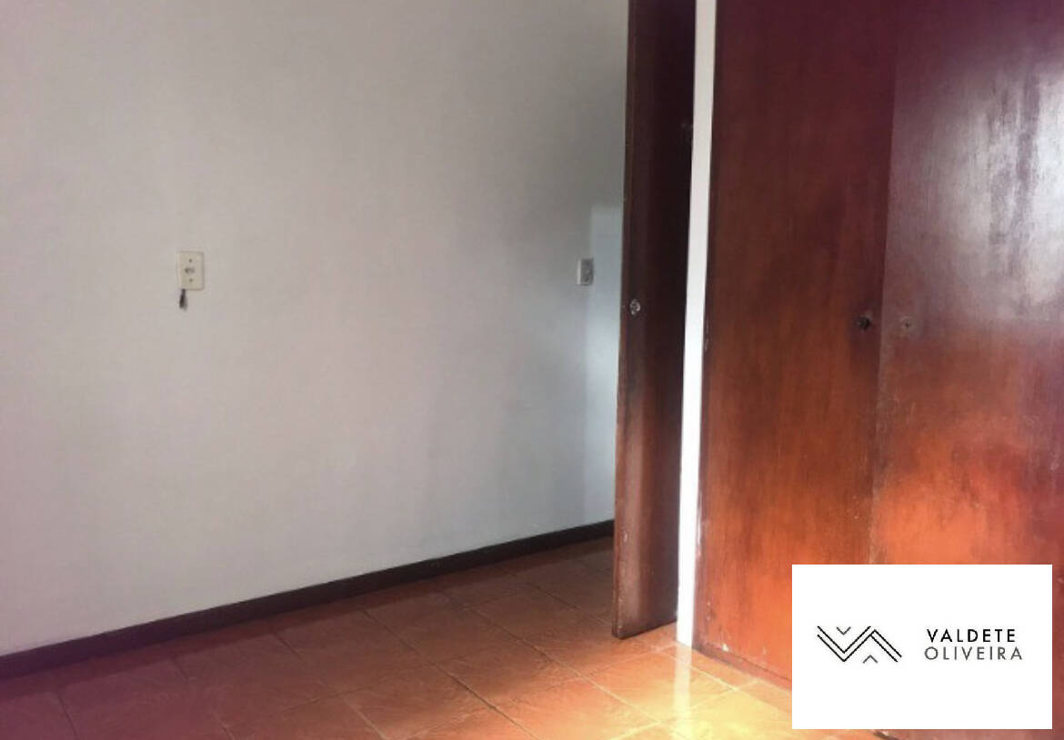 Casa à venda com 2 quartos, 115m² - Foto 8