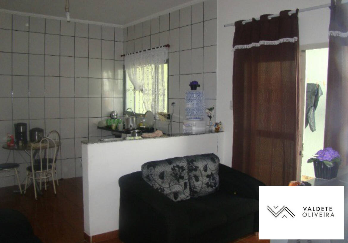 Casa à venda com 2 quartos, 190m² - Foto 2