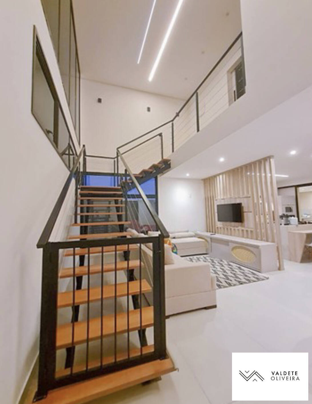 Casa à venda com 4 quartos, 247m² - Foto 1