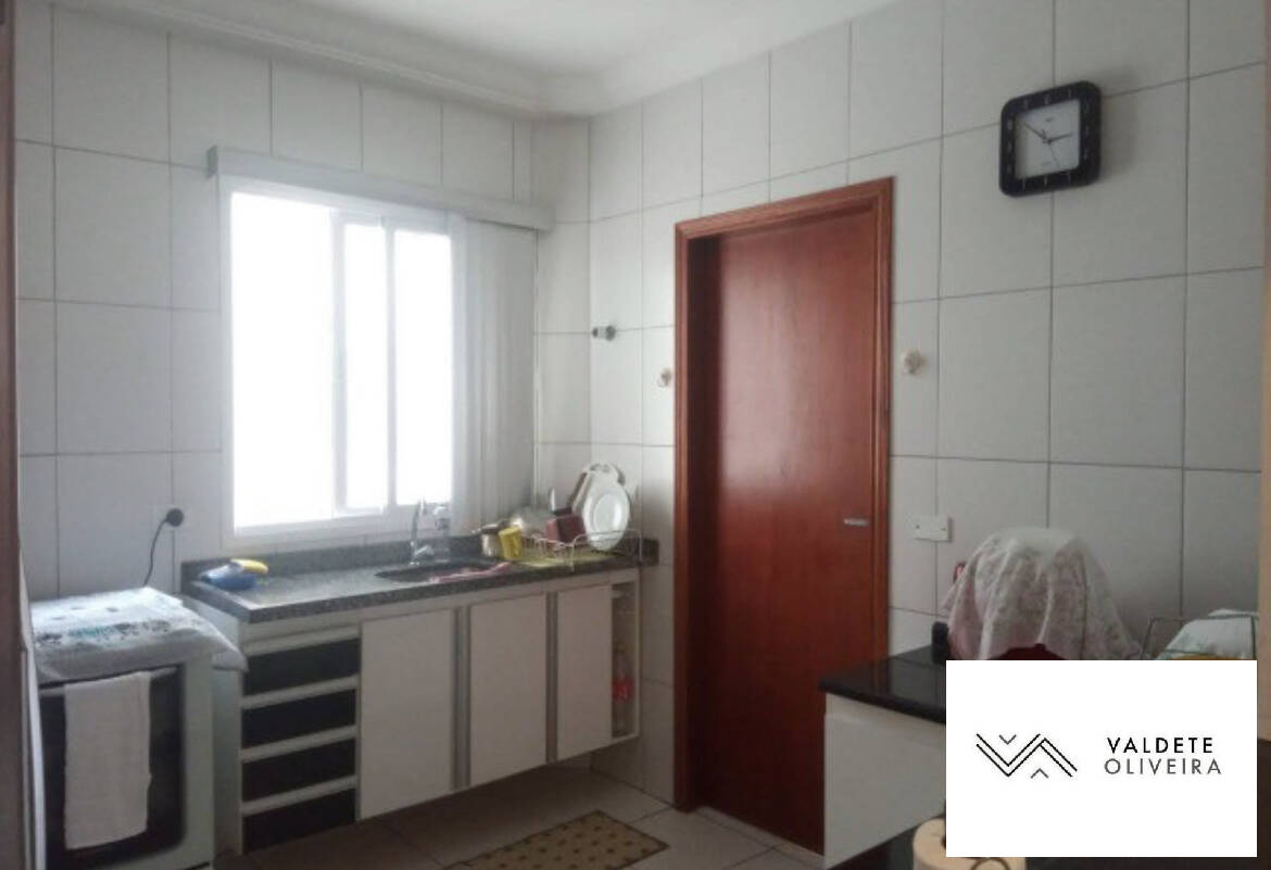 Apartamento à venda com 3 quartos, 92m² - Foto 4