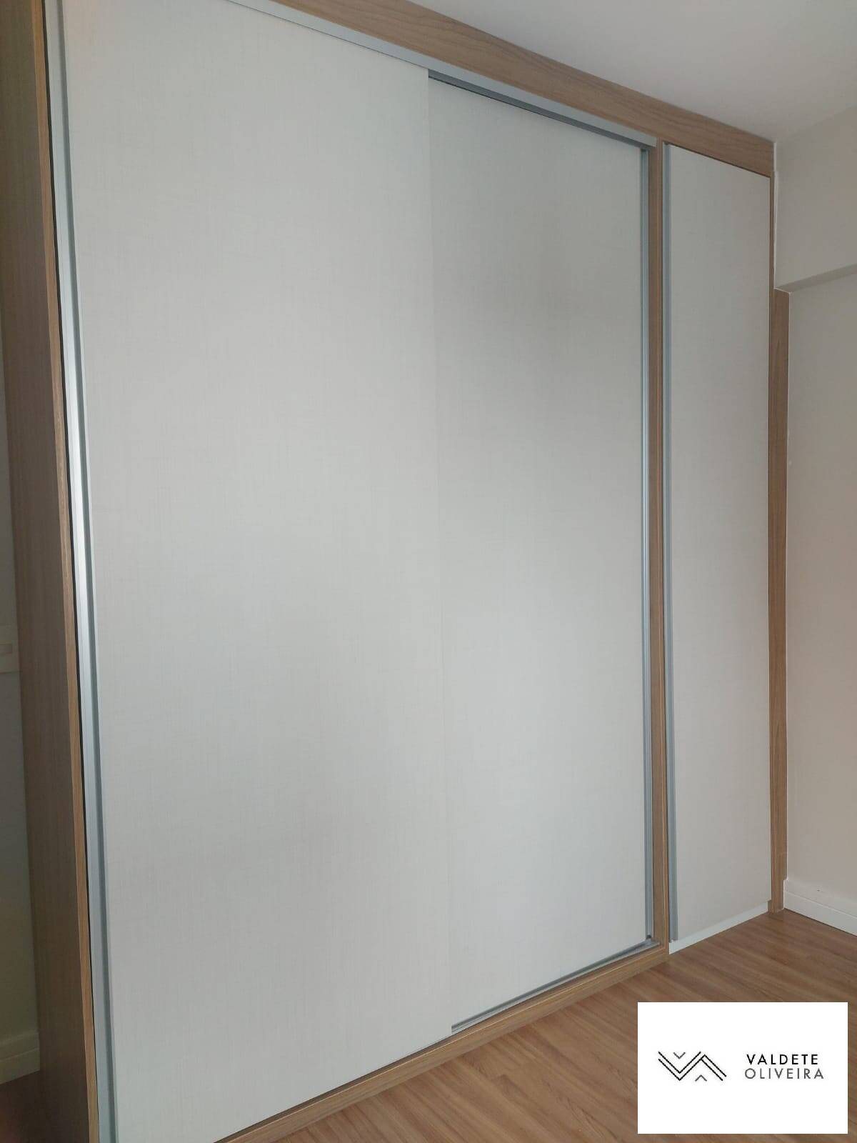 Apartamento à venda com 3 quartos, 106m² - Foto 2