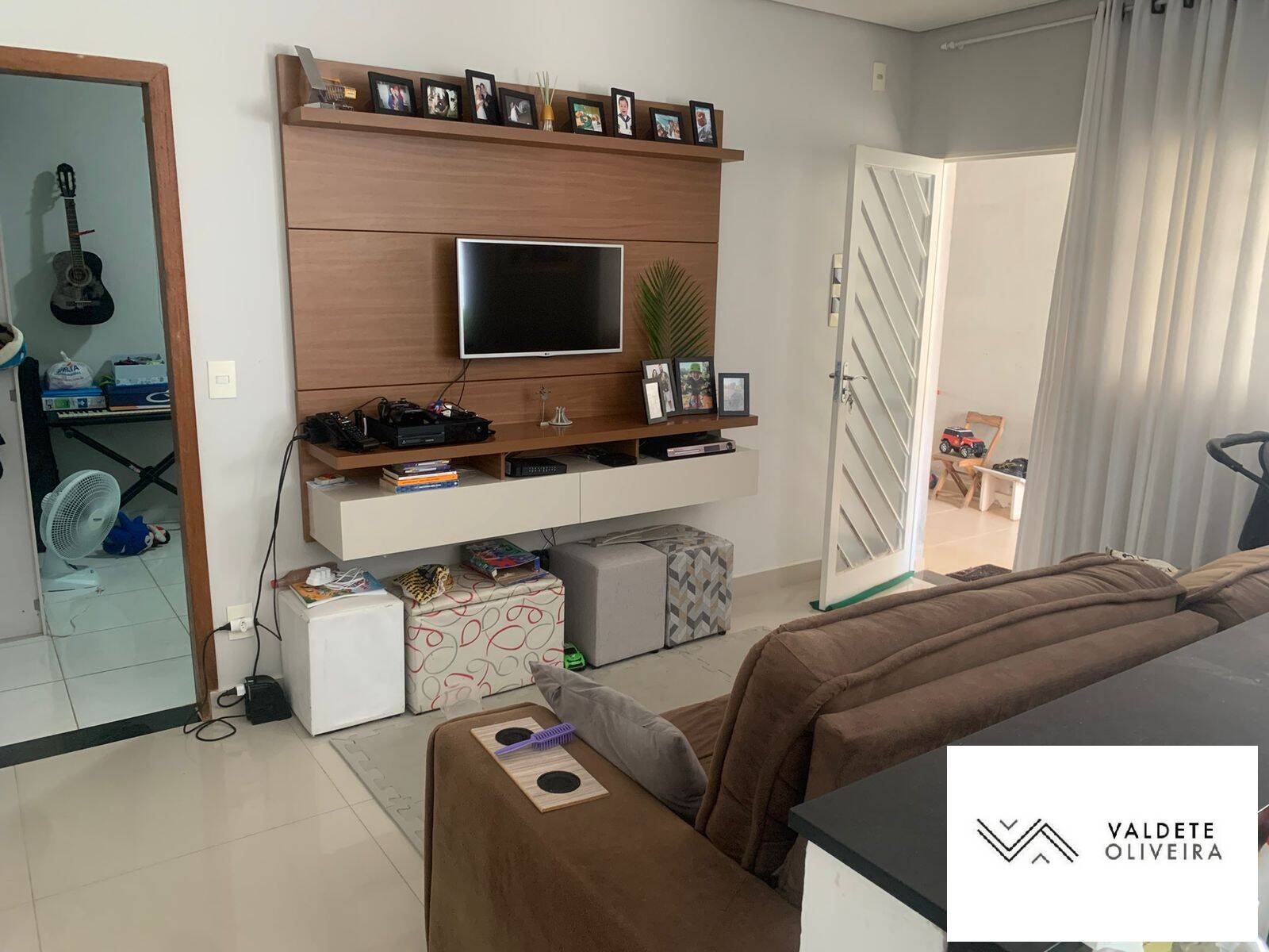 Casa à venda com 2 quartos, 64m² - Foto 1