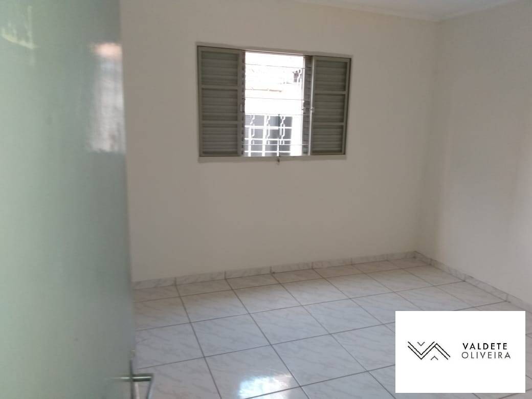 Casa à venda com 3 quartos, 193m² - Foto 4