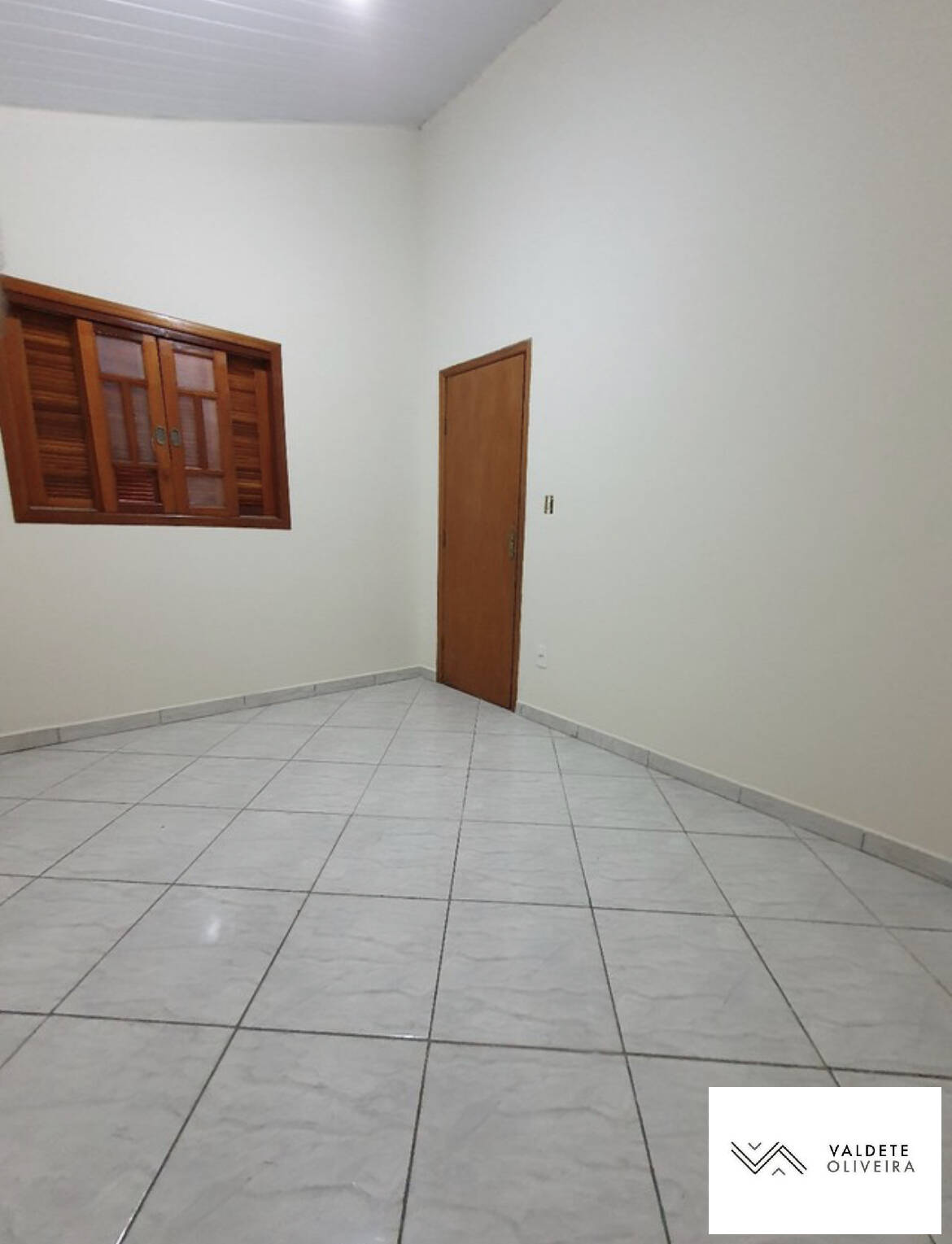 Casa à venda com 4 quartos, 120m² - Foto 3