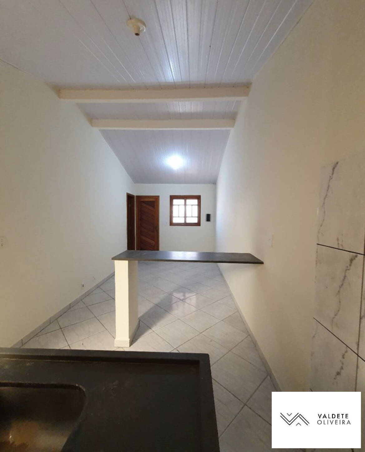 Casa à venda com 4 quartos, 120m² - Foto 1