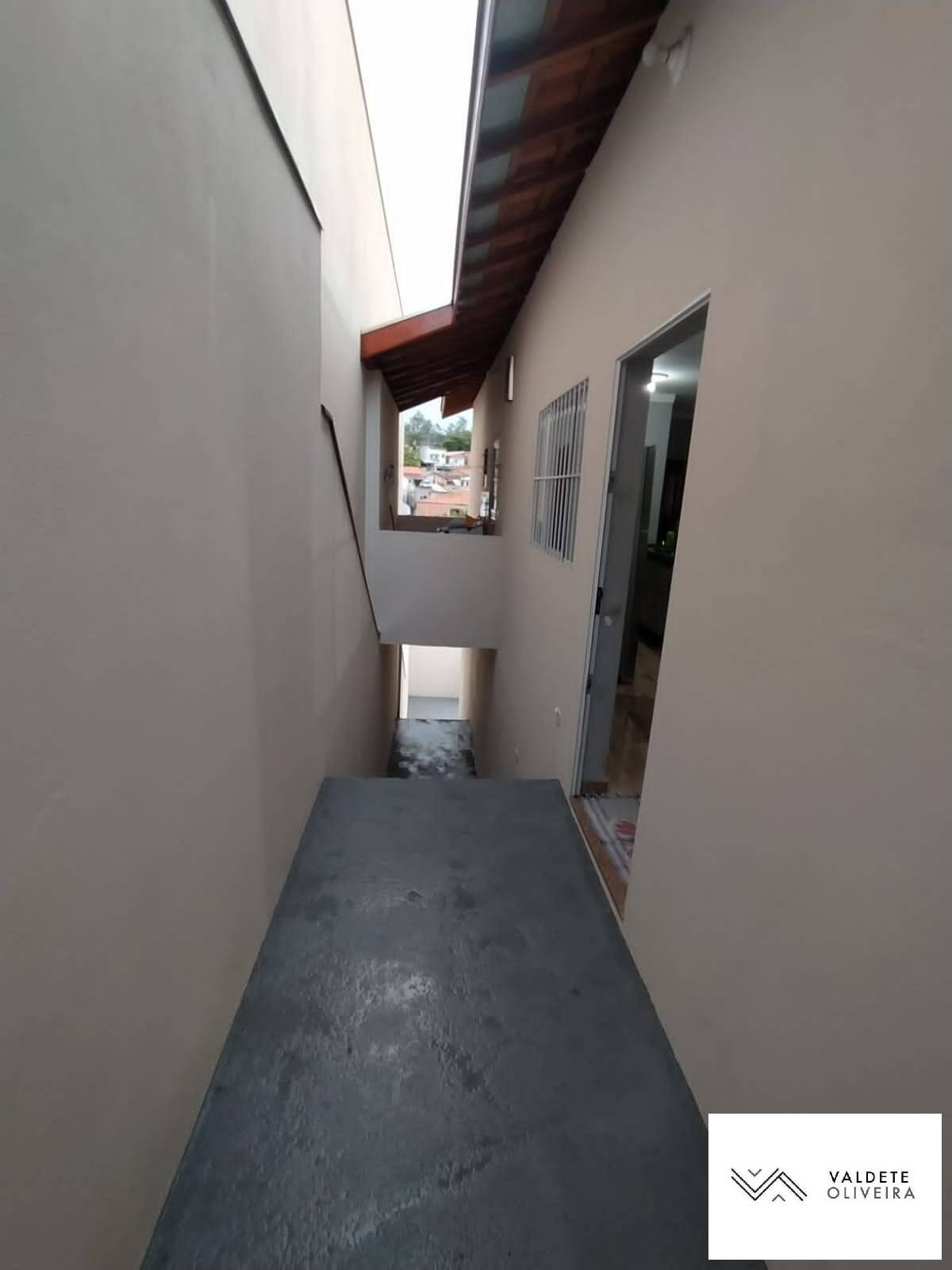 Casa à venda com 2 quartos, 50m² - Foto 3