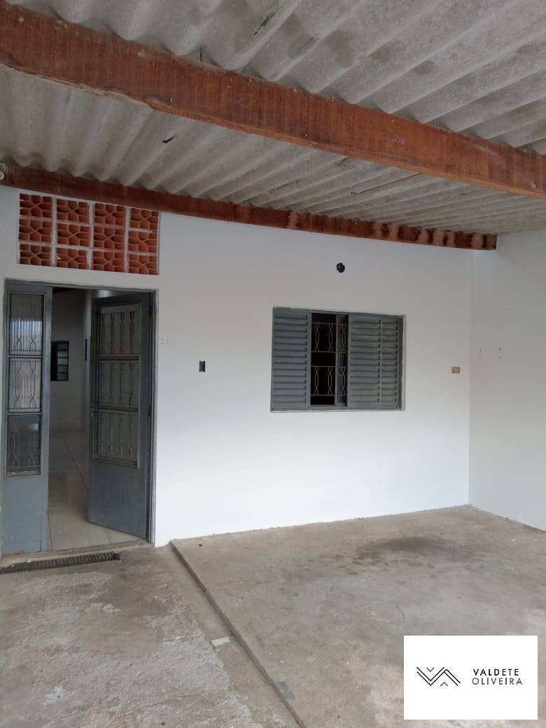 Casa à venda com 2 quartos, 110m² - Foto 1