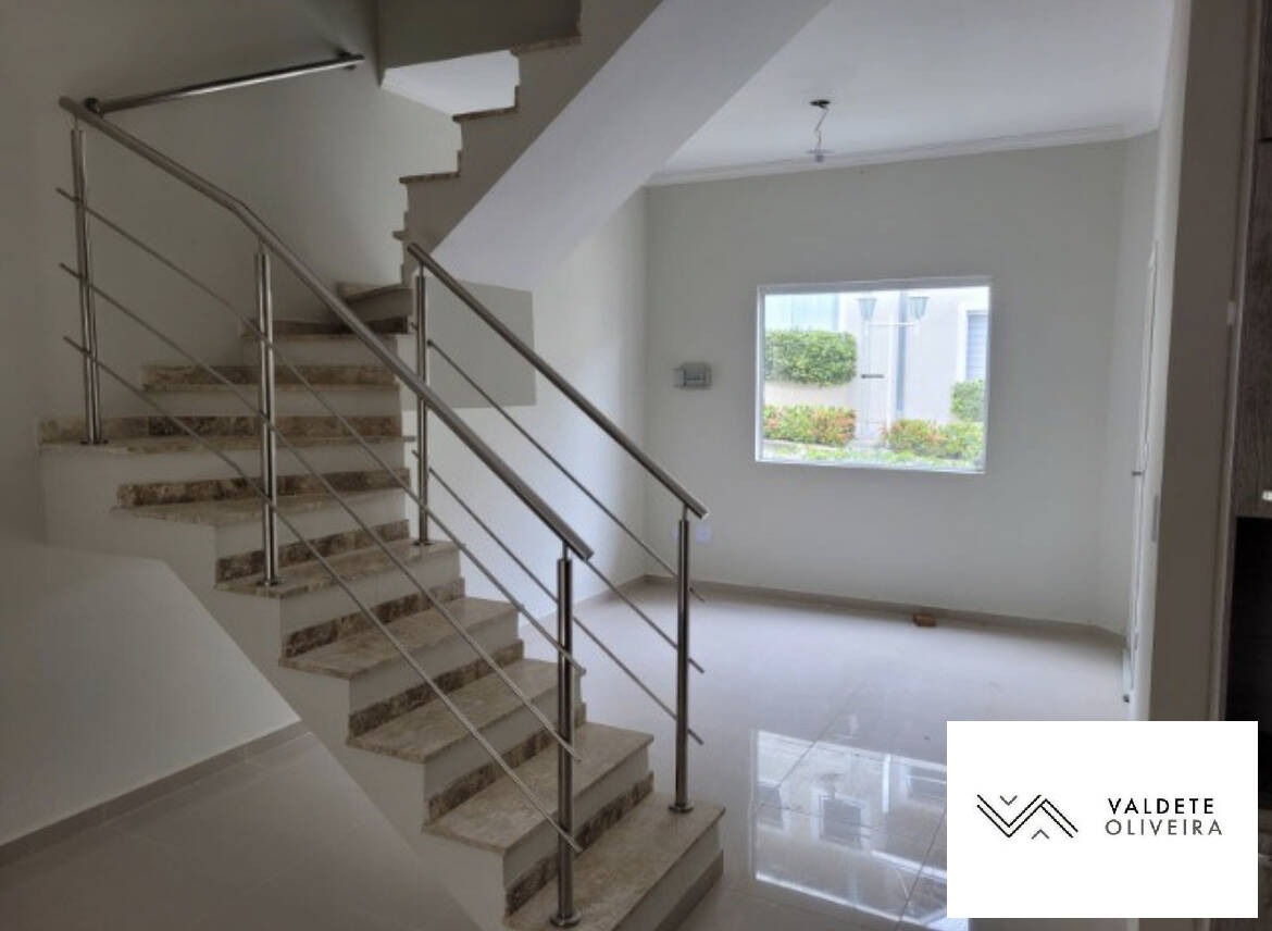 Casa à venda com 3 quartos, 95m² - Foto 1