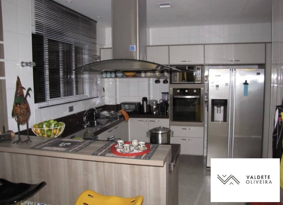 Apartamento à venda com 3 quartos, 142m² - Foto 3