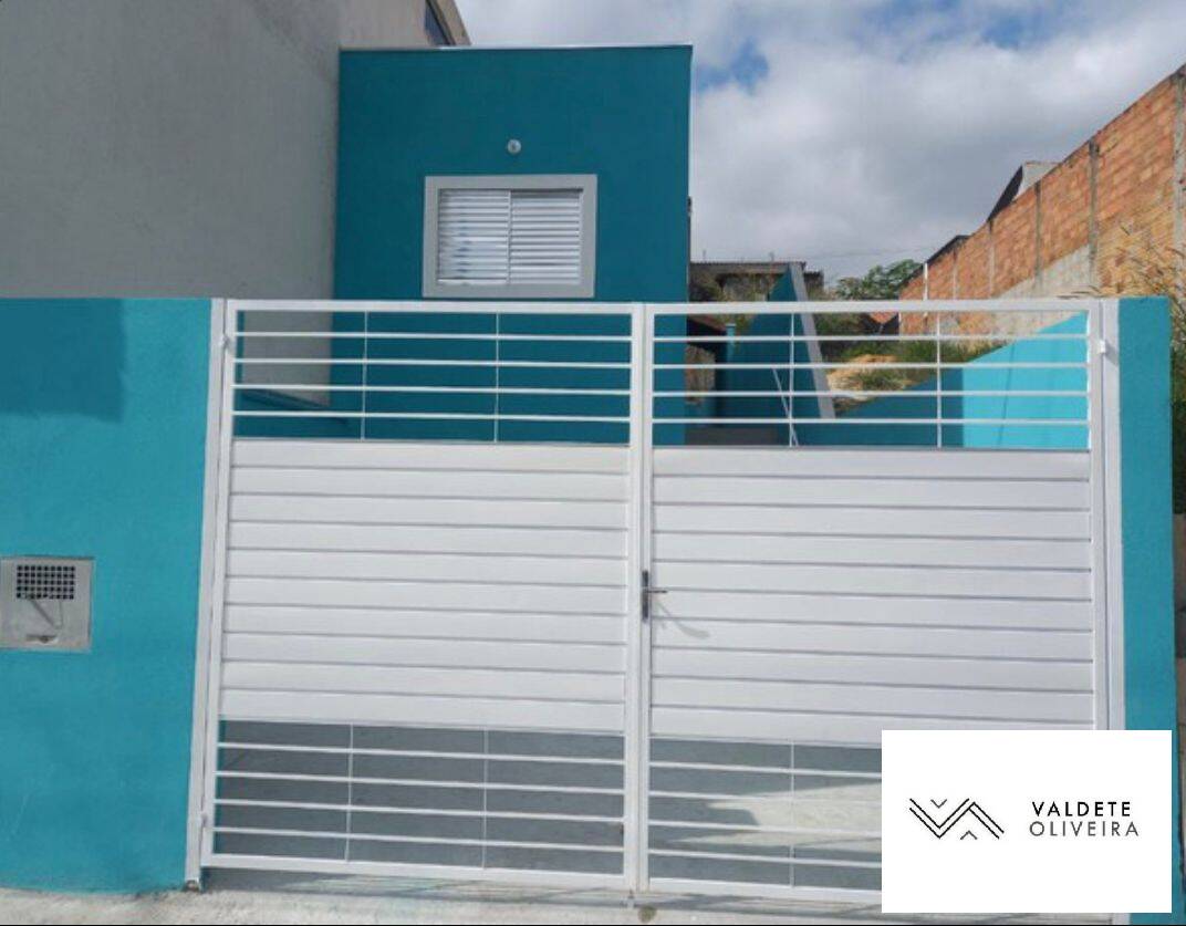 Casa à venda com 2 quartos, 57m² - Foto 1